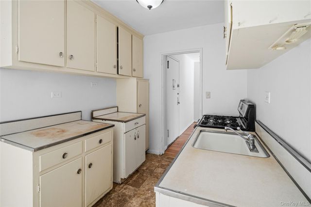 7445 Yellowstone Boulevard 6F, Rego Park, NY 11374