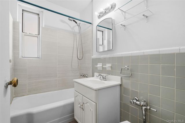 7445 Yellowstone Boulevard 6F, Rego Park, NY 11374