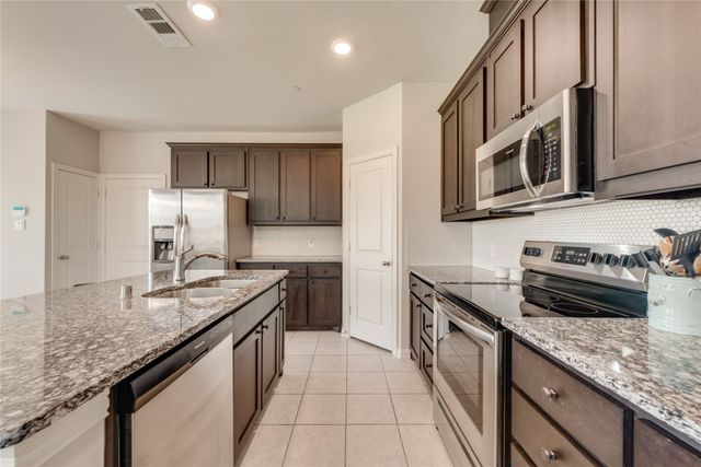 833 Ben Lane, Lewisville, TX 75056