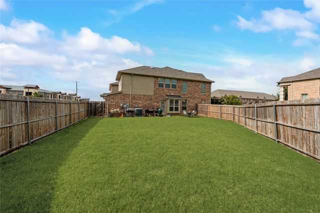 833 Ben Lane, Lewisville, TX 75056