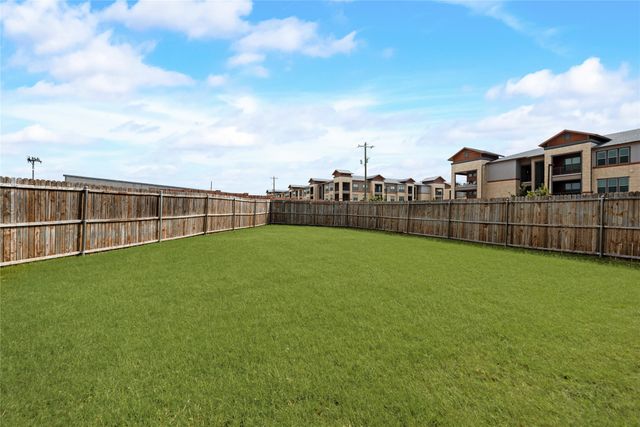 833 Ben Lane, Lewisville, TX 75056