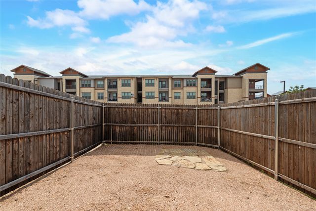 833 Ben Lane, Lewisville, TX 75056