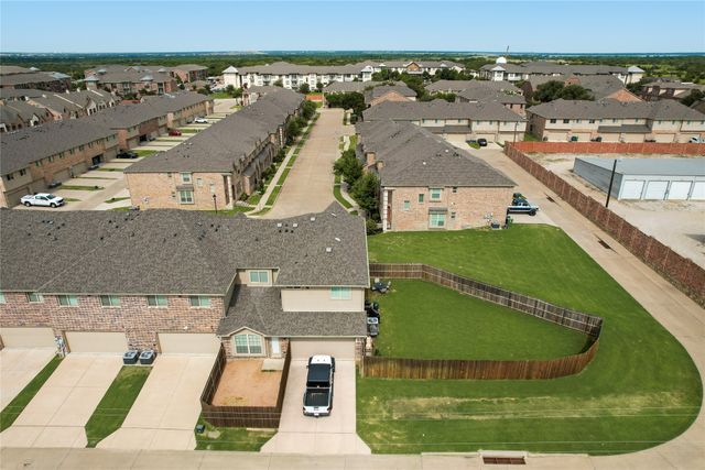 833 Ben Lane, Lewisville, TX 75056