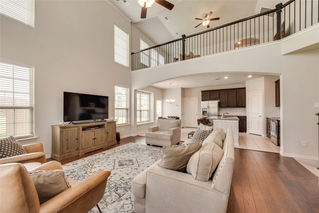 833 Ben Lane, Lewisville, TX 75056