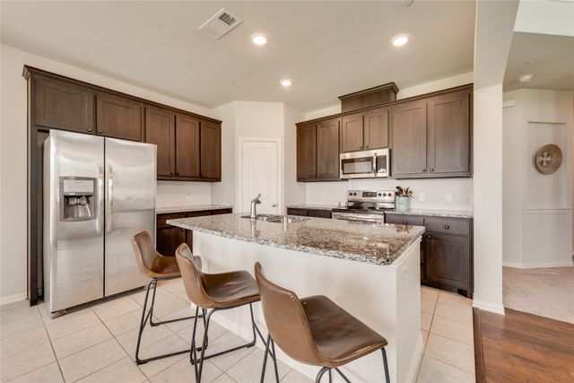 833 Ben Lane, Lewisville, TX 75056