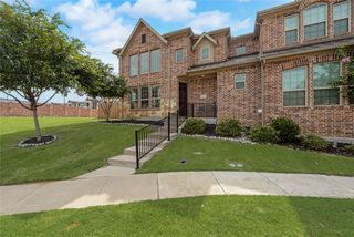 833 Ben Lane, Lewisville, TX 75056