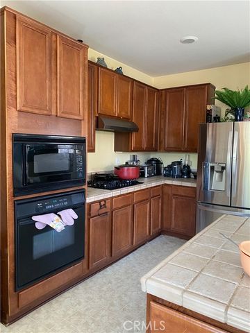 14064 Gold Street, Hesperia, CA 92344