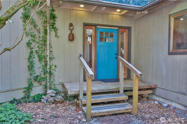 4050 Tree Frog Lane, Langley, WA 98260