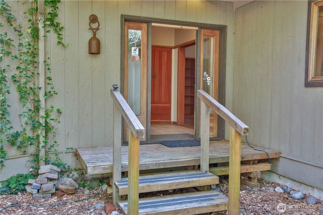 4050 Tree Frog Lane, Langley, WA 98260