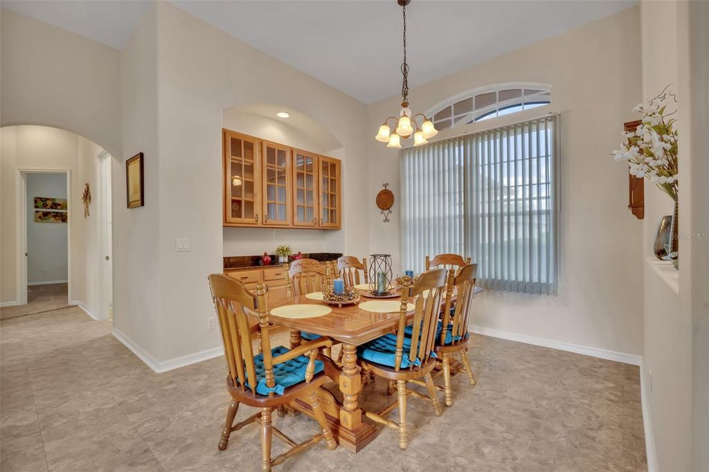 Image 12 of property listing at 5204 SCOTLAND COURT, Leesburg, FL 34748