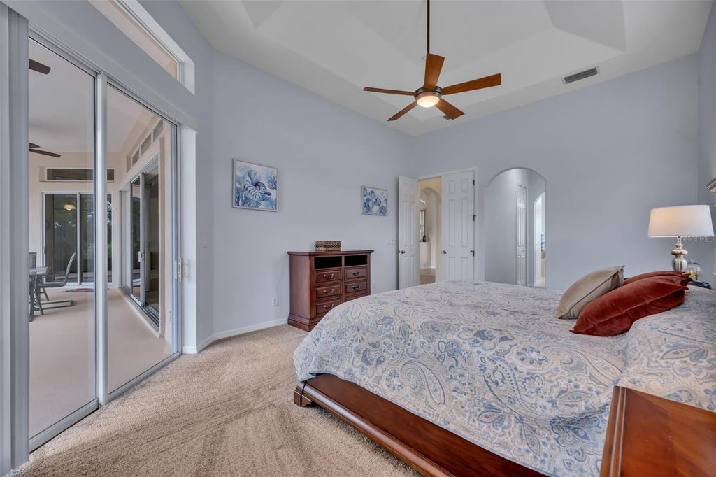 Image 26 of property listing at 5204 SCOTLAND COURT, Leesburg, FL 34748