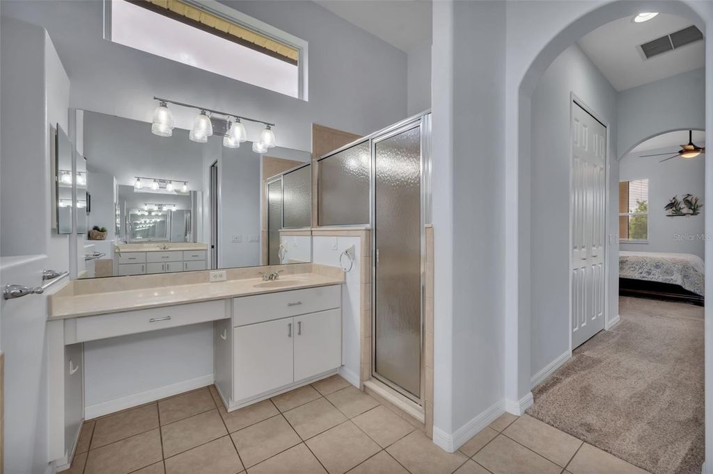 Image 30 of property listing at 5204 SCOTLAND COURT, Leesburg, FL 34748