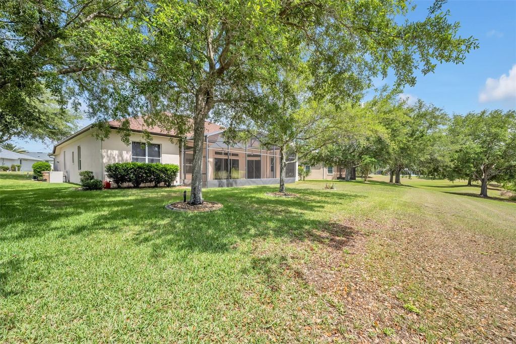 Image 42 of property listing at 5204 SCOTLAND COURT, Leesburg, FL 34748
