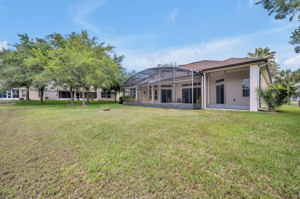 Image 43 of property listing at 5204 SCOTLAND COURT, Leesburg, FL 34748