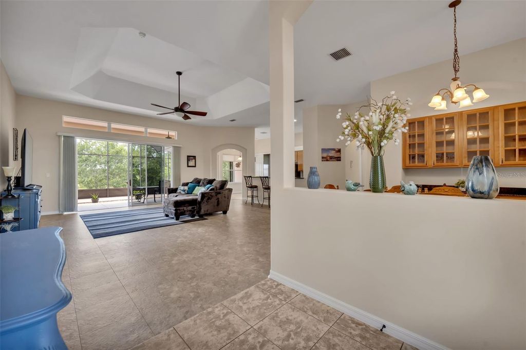 Image 6 of property listing at 5204 SCOTLAND COURT, Leesburg, FL 34748