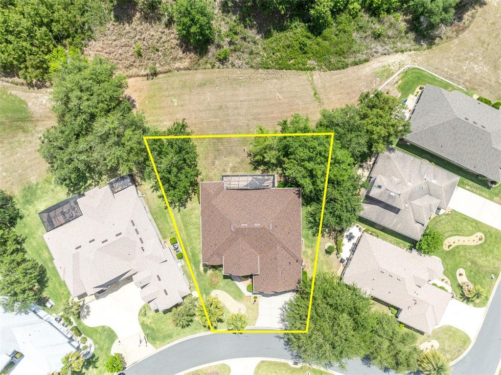 Image 55 of property listing at 5204 SCOTLAND COURT, Leesburg, FL 34748
