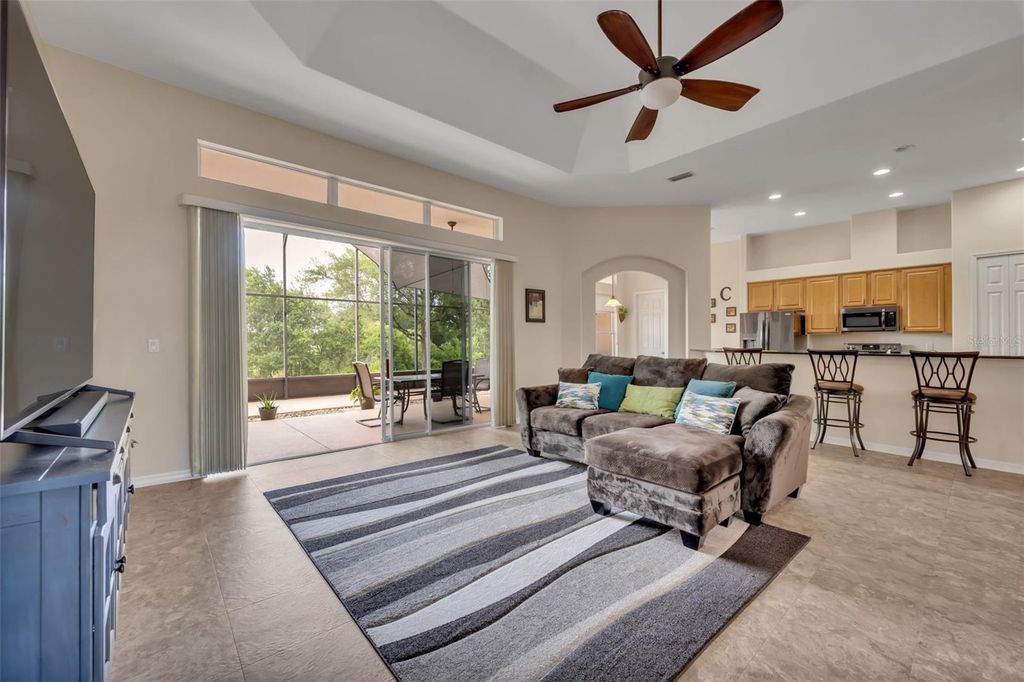 Image 9 of property listing at 5204 SCOTLAND COURT, Leesburg, FL 34748