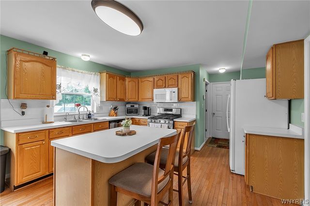 41 Creekwood Drive, Lancaster, NY 14086