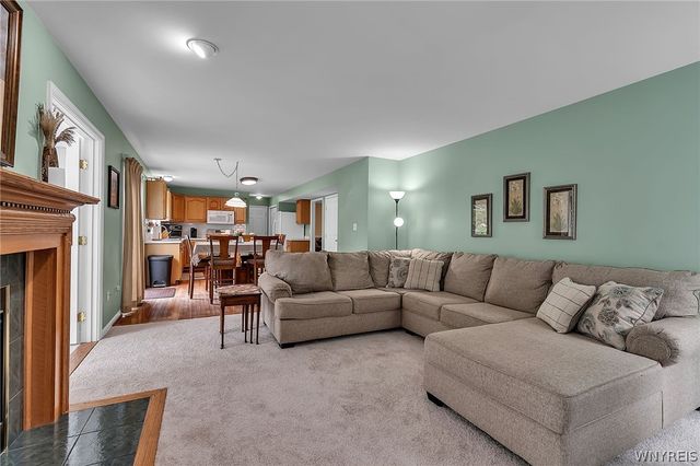 41 Creekwood Drive, Lancaster, NY 14086