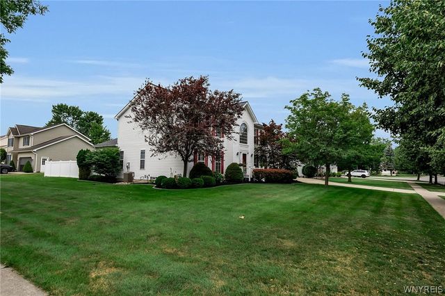 41 Creekwood Drive, Lancaster, NY 14086