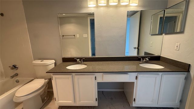 5750 Phoenix Drive 4, Dallas, TX 75231