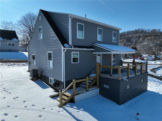 77 Walnut Street, Clarksville, PA 15322