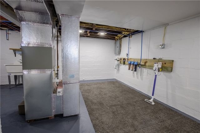 77 Walnut Street, Clarksville, PA 15322