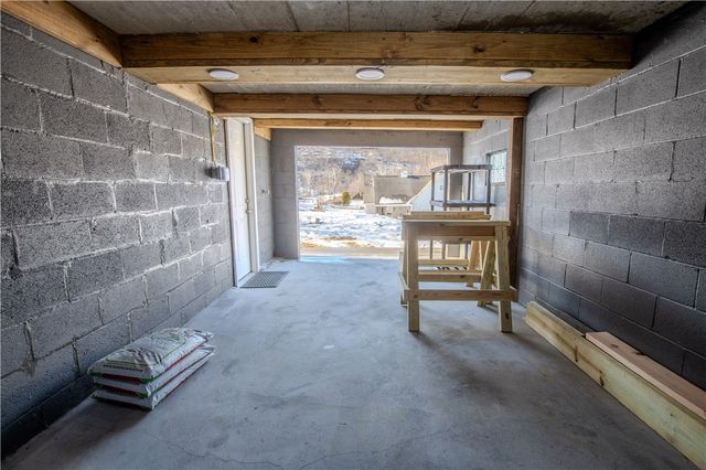 77 Walnut Street, Clarksville, PA 15322