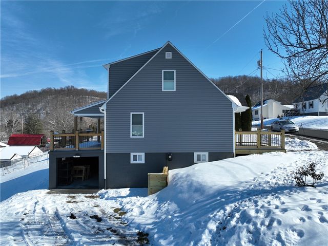 77 Walnut Street, Clarksville, PA 15322