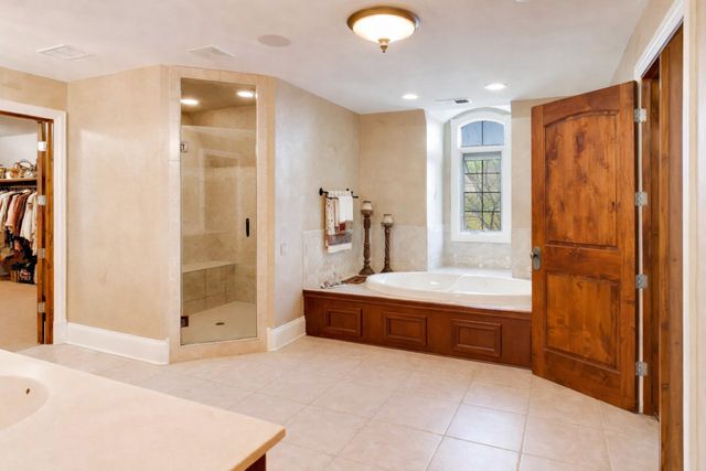 1420 W Longwood Drive, Bull Valley, IL 60098