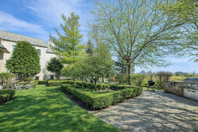 1420 W Longwood Drive, Bull Valley, IL 60098