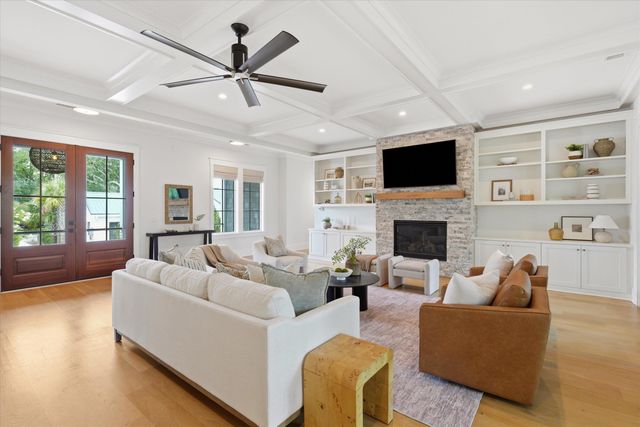 924 Pitt Street, Mount Pleasant, SC 29464