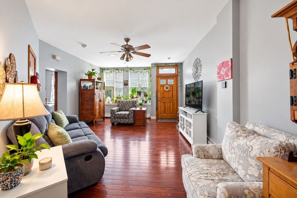 157 Winnisimmet St 1D, Chelsea, MA 02150