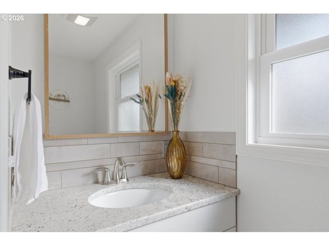 35897 BRYANT Dr, Albany, OR 97321