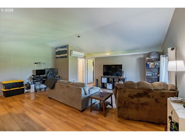 35897 BRYANT Dr, Albany, OR 97321