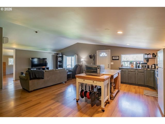 35897 BRYANT Dr, Albany, OR 97321