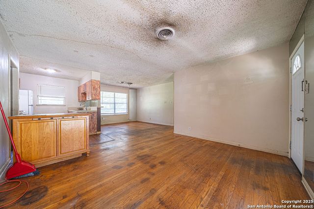 1707 Corita, San Antonio, TX 78209