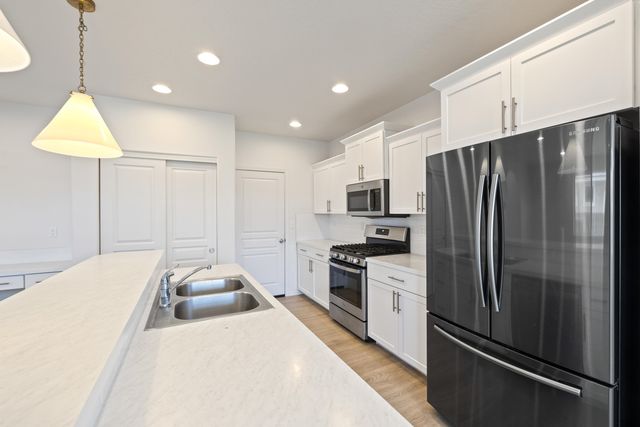 2555 NW Ivy Way, Redmond, OR 97756