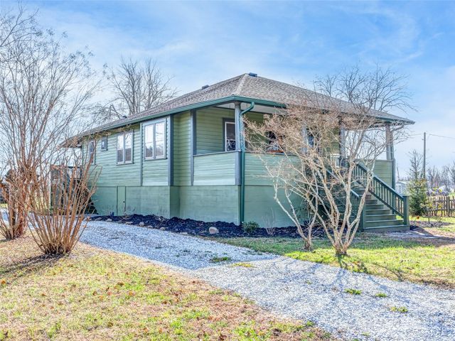 12 Sals Lane, Brevard, NC 28712