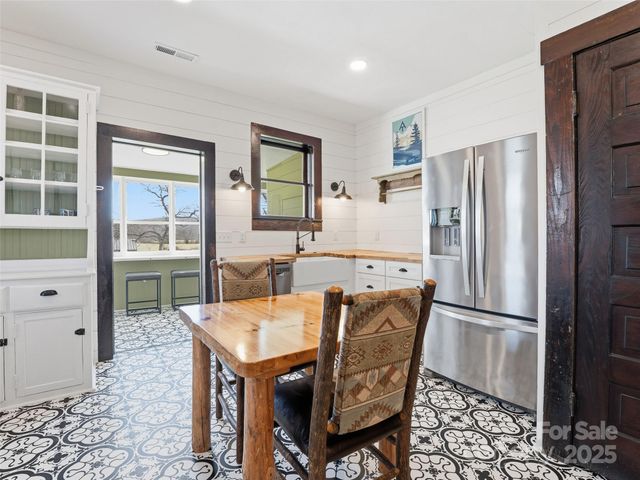 12 Sals Lane, Brevard, NC 28712