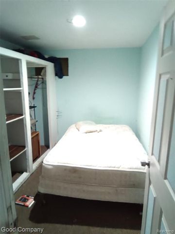 16508 Strathmoor Street, Detroit, MI 48235