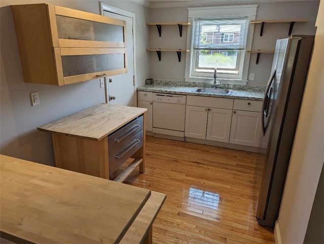 70 Carroll Avenue 111, Newport, RI 02840