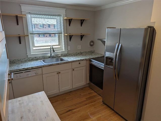 70 Carroll Avenue 111, Newport, RI 02840