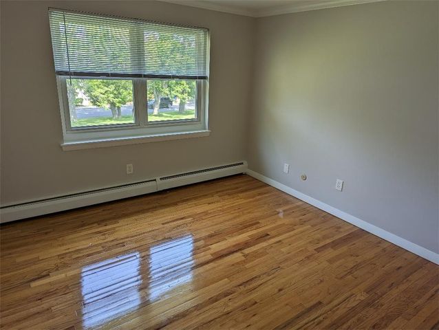 70 Carroll Avenue 111, Newport, RI 02840