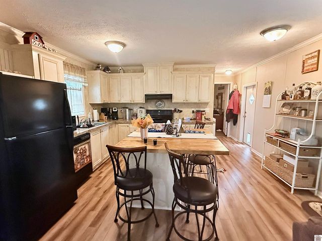 1211 Lawson Rd, Murray, KY 42071