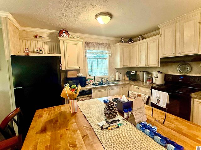 1211 Lawson Rd, Murray, KY 42071