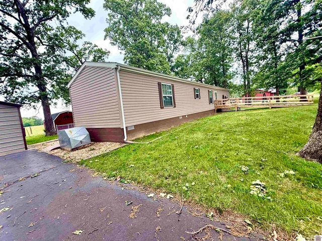 1211 Lawson Rd, Murray, KY 42071