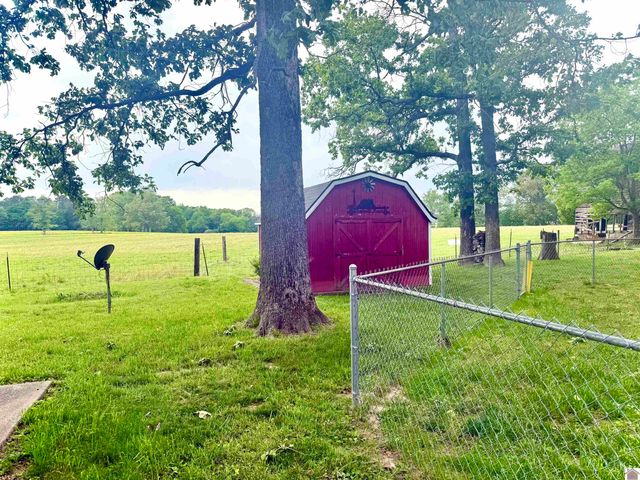 1211 Lawson Rd, Murray, KY 42071