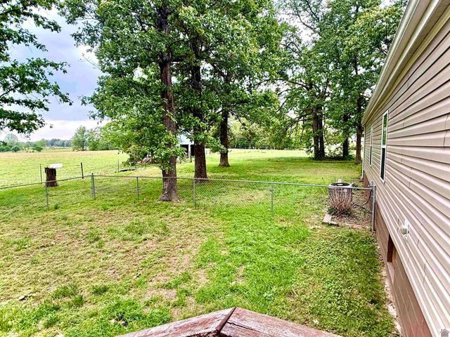 1211 Lawson Rd, Murray, KY 42071