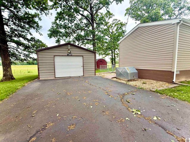 1211 Lawson Rd, Murray, KY 42071